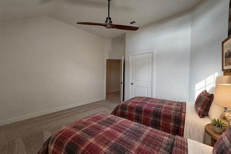Photo 35 of 43 of 4409 Elmgreen Dr, Roanoke, TX