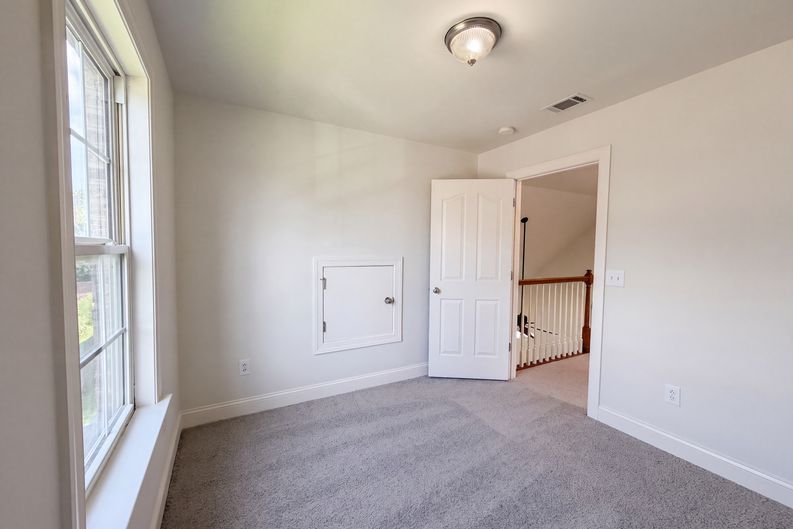 Photo 8 of 24 of 2642 Westhaven Dr, Murfreesboro, TN
