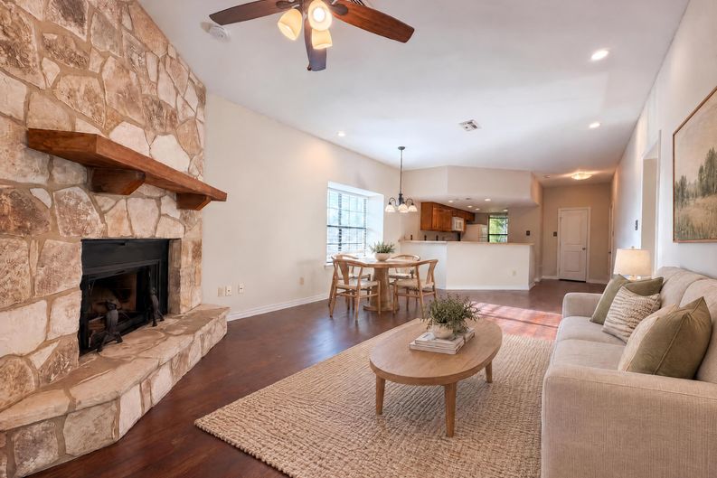Photo 7 of 18 of 474 Seele St, New Braunfels, TX