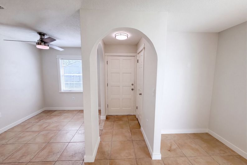Photo 6 of 20 of 411 Dorchester Sq, Lake Mary, FL