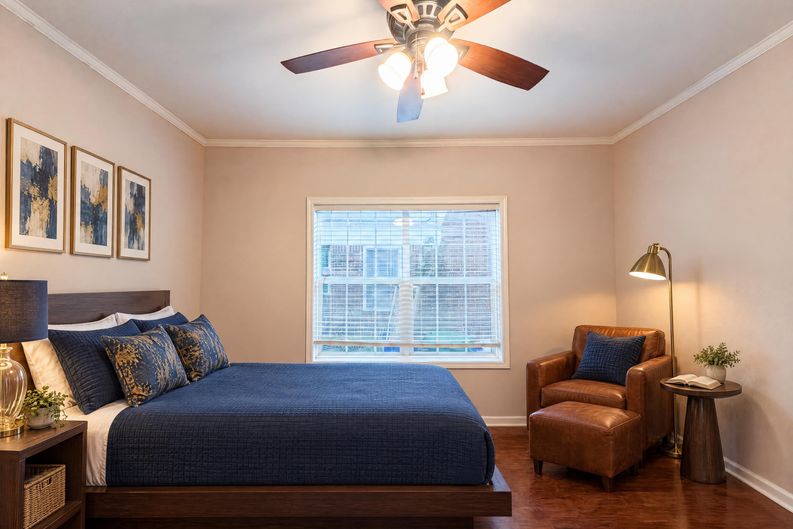 Photo 4 of 21 of 1773 Sylvan Rd SW, Atlanta, GA