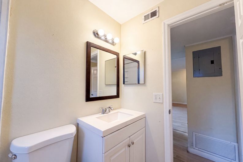 Photo 18 of 26 of 722 Virginia Ln, Apopka, FL