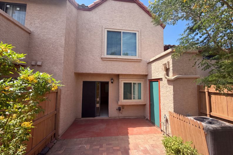 Photo 5 of 27 of 4901 E Kelton Ln, Scottsdale, AZ