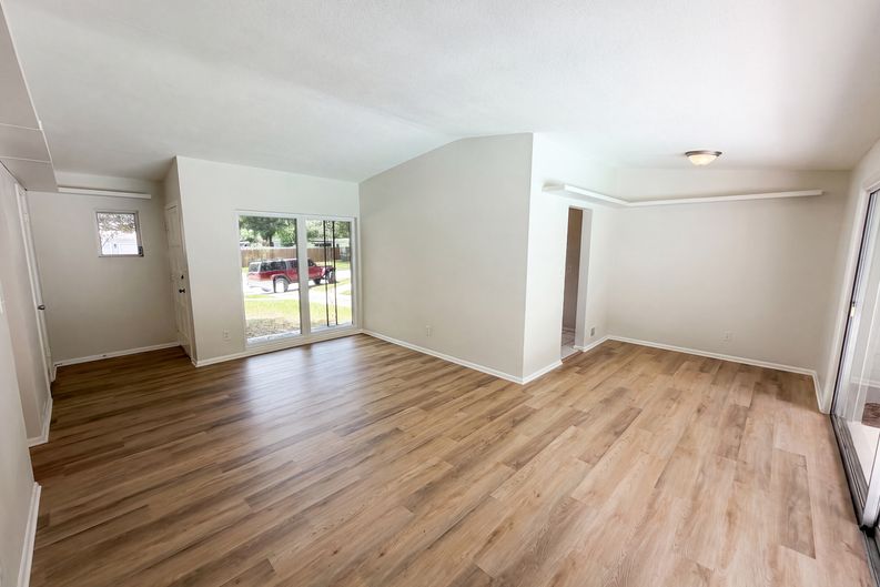 Photo 6 of 24 of 4511 Montclair Rd, Orlando, FL