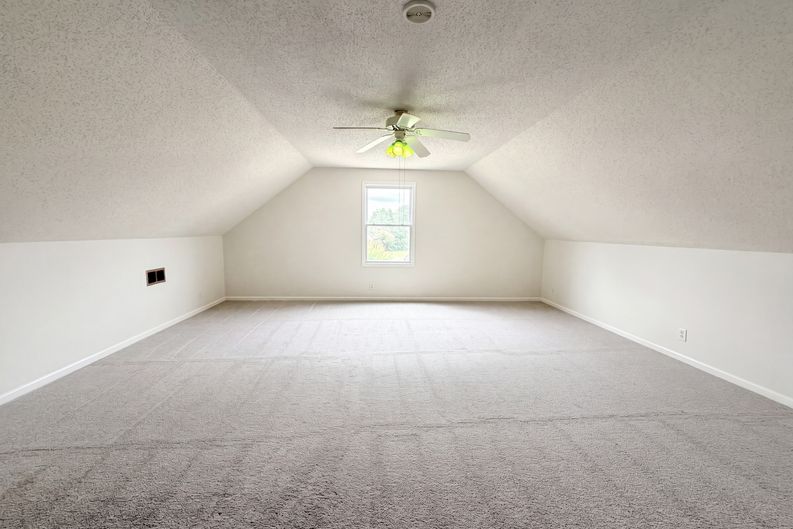 Photo 11 of 17 of 3609 Millington Dr, Clarksville, TN