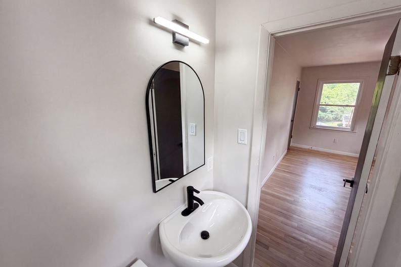 Photo 23 of 30 of 3807 Greenhill Dr, Atlanta, GA
