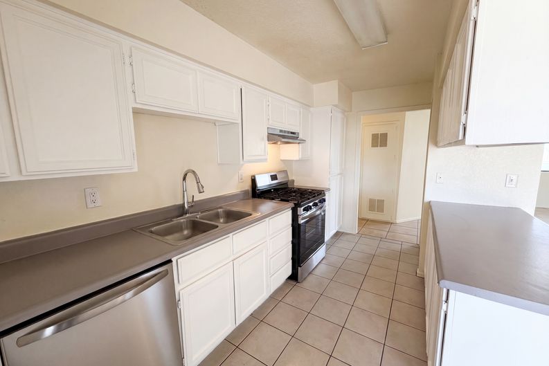 Photo 7 of 19 of 4636 N 67th Ave, Phoenix, AZ