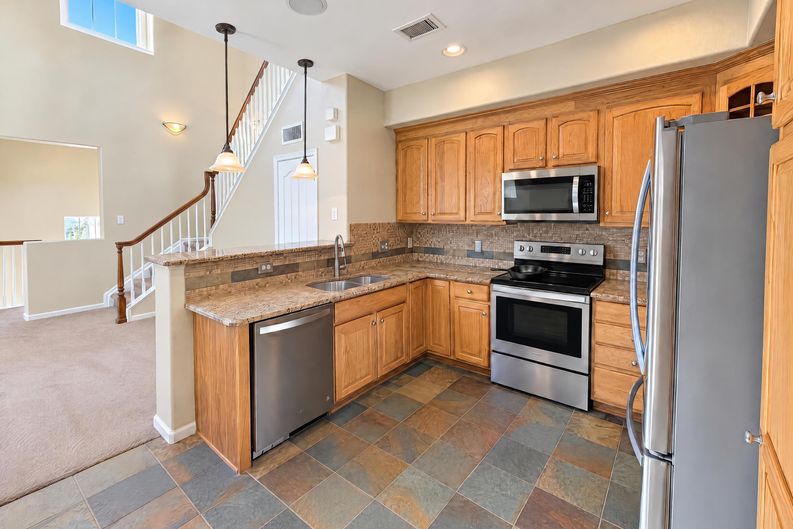 Photo 6 of 25 of 3853 Stonebrush Dr, Highlands Ranch, CO