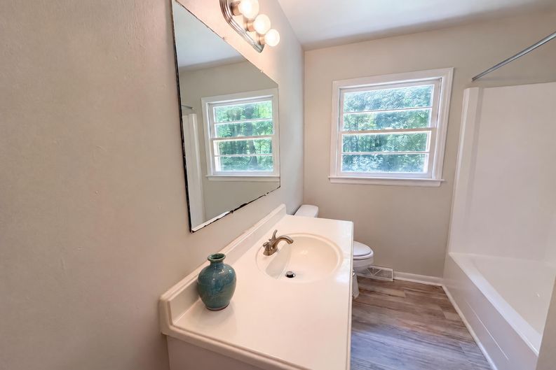 Photo 9 of 17 of 6220 Paylor St, Mebane, NC