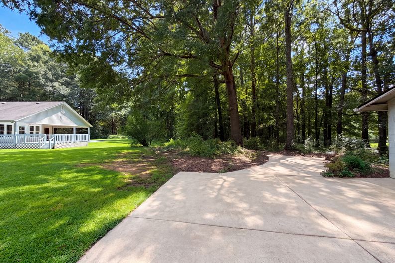 Photo 29 of 34 of 2310 McEachern School Rd, Powder Springs, GA