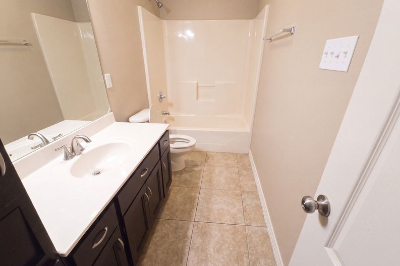 Photo 15 of 18 of 4517 Vanessita Ct, Laredo, TX