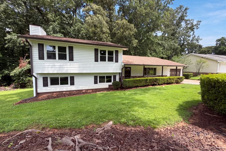 Photo 22 of 27 of 4378 Shady Dr NW, Lilburn, GA