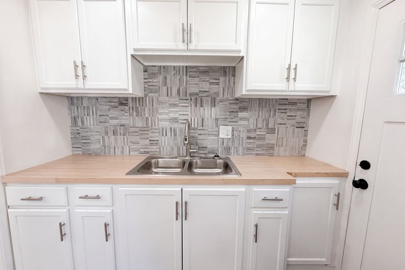 Photo 7 of 19 of 23089 Brittany Ave, Eastpointe, MI