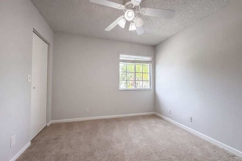 Photo 4 of 24 of 1480 SW 47th Ave, Deerfield Beach, FL