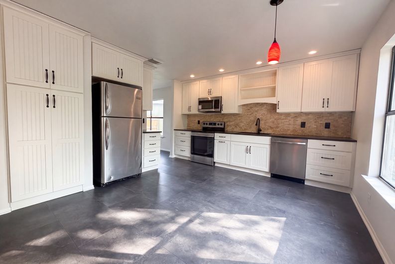 Photo 6 of 16 of 6800 Rebel Grove Dr, Converse, TX