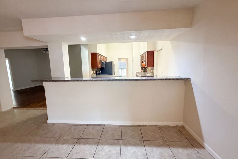Photo 5 of 22 of 841 Chalmet Ln, Jacksonville, FL