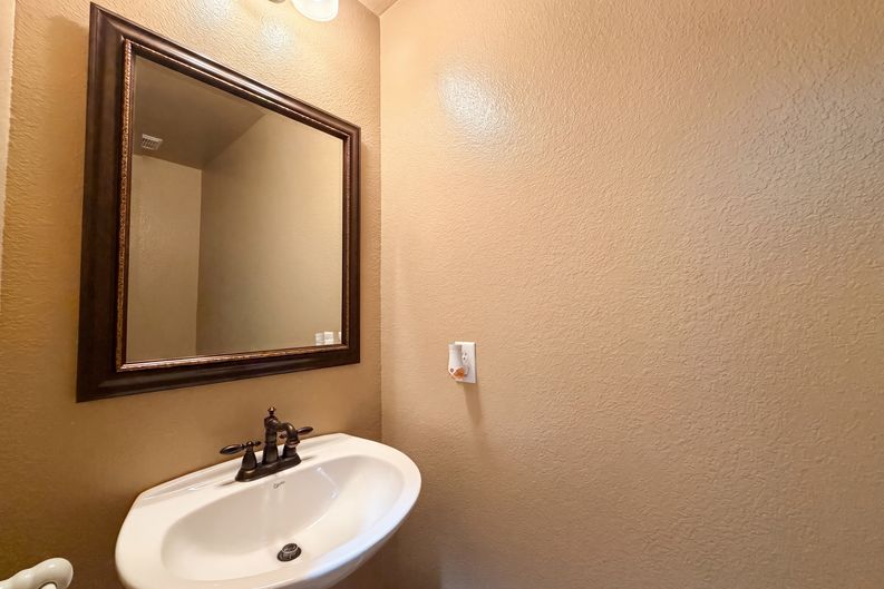 Photo 18 of 26 of 29202 Cowboy Ct, Valencia, CA