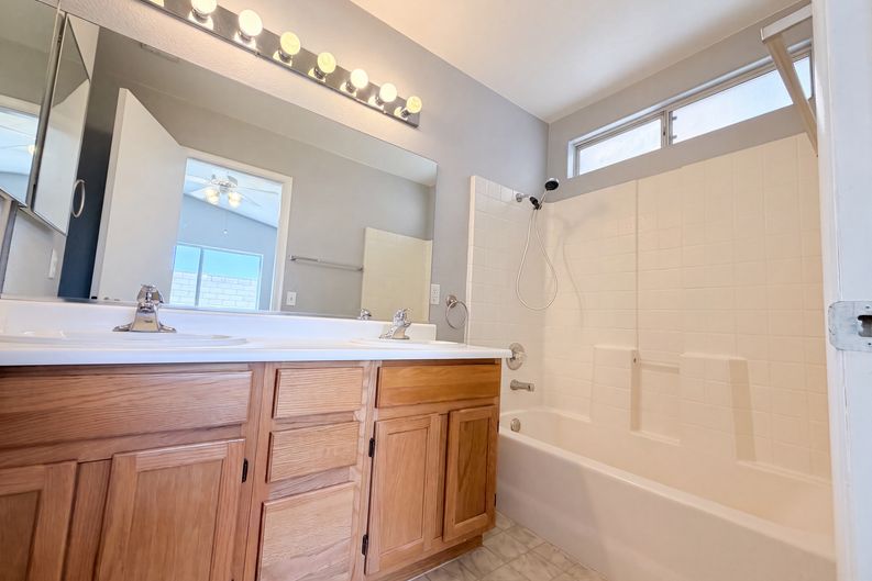 Photo 16 of 33 of 9121 Indian Breeze Dr, Las Vegas, NV