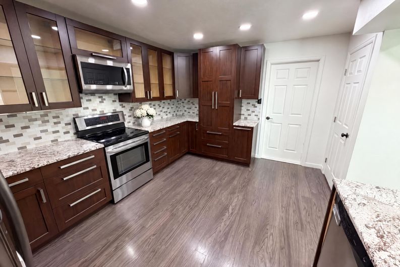 Photo 8 of 24 of 11835 Lincoln St, Northglenn, CO