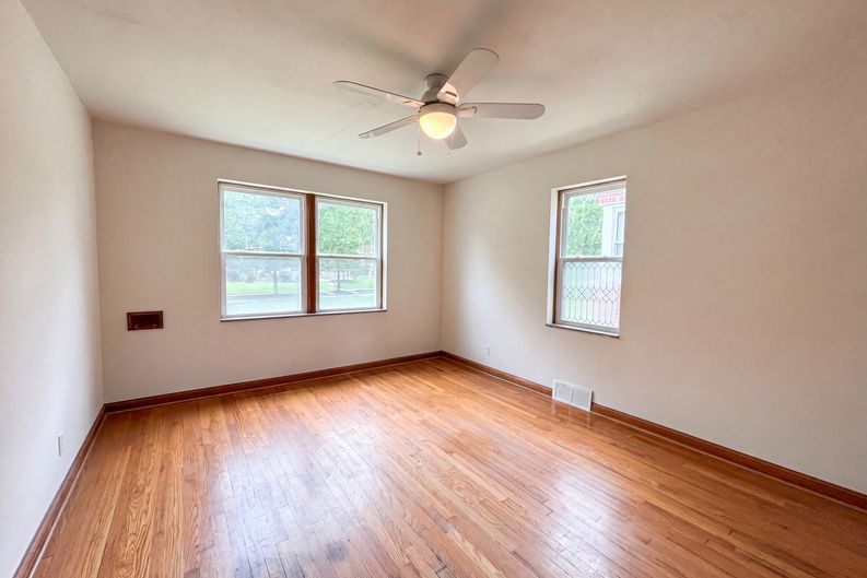 Photo 4 of 24 of 5363 Reber Pl, Saint Louis, MO