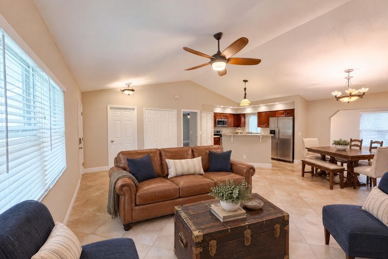 Photo 6 of 26 of 881 Vicksburg St, Deltona, FL