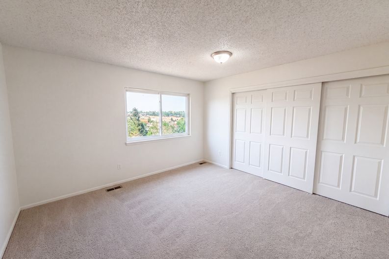 Photo 19 of 38 of 8273 W Plymouth Pl, Littleton, CO