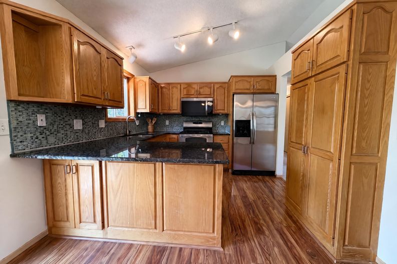 Photo 6 of 20 of 14734 Yosemite Ave S, Savage, MN