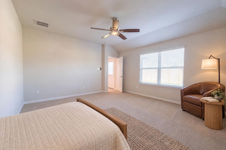 Photo 17 of 24 of 8322 Oakleaf Meadow Ct, Rosharon, TX