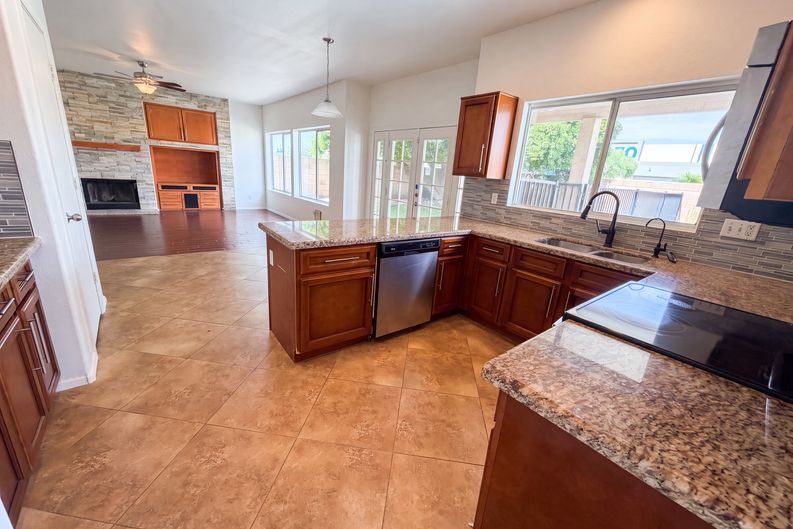 Photo 10 of 30 of 8274 S Stephanie Ln, Tempe, AZ