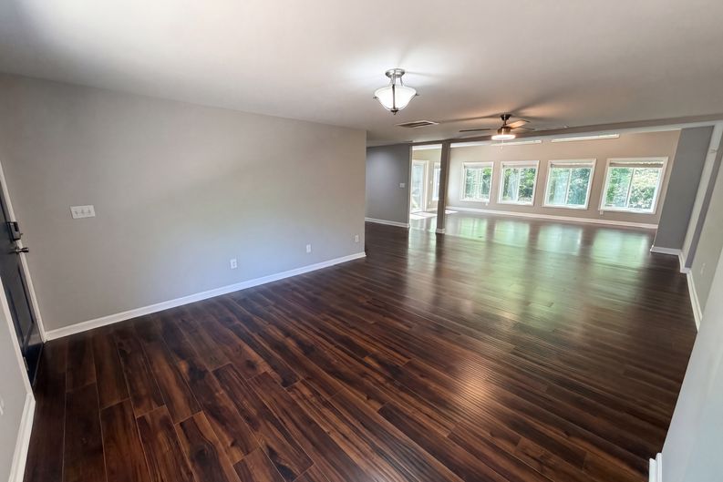 Photo 10 of 31 of 1322 Carolyn Dr, Charlotte, NC
