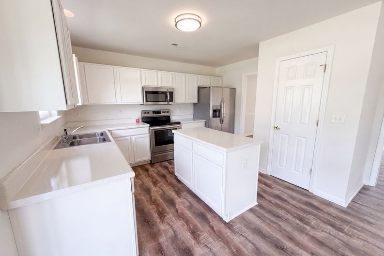 Photo 6 of 27 of 3527 Mallory Taylor Ln, Charlotte, NC