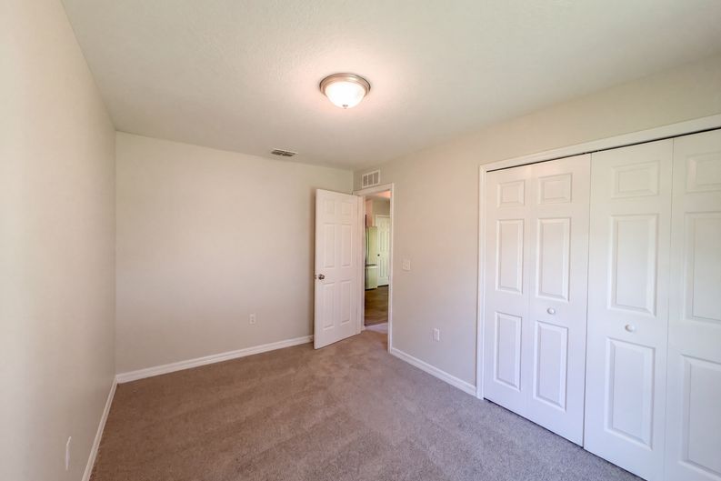 Photo 11 of 20 of 705 5th St, Wildwood, FL