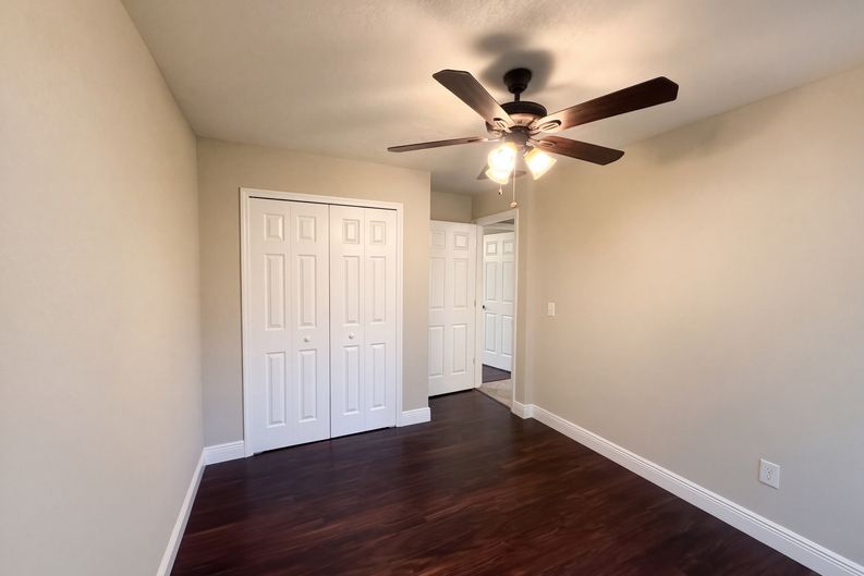 Photo 11 of 26 of 881 Vicksburg St, Deltona, FL