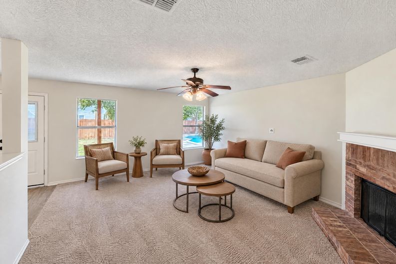 Photo 7 of 22 of 2708 White Oak Dr, Little Elm, TX