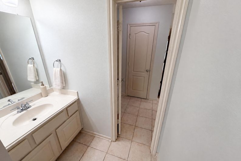 Photo 23 of 36 of 15822 Maple Shores Dr, Houston, TX