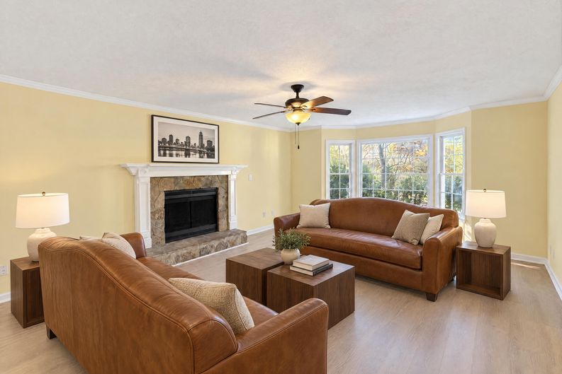 Photo 3 of 25 of 1454 Milford Ct S, Marietta, GA