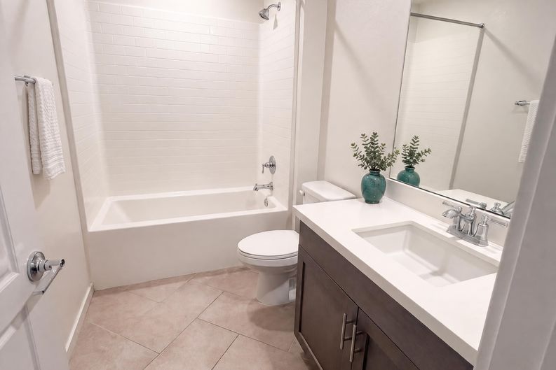 Photo 12 of 21 of 573 Winchester Dr, Oxnard, CA