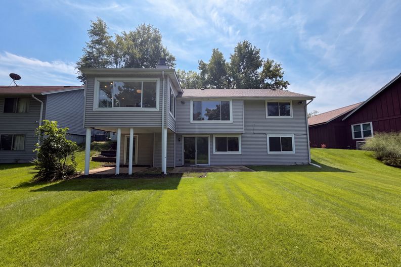 Photo 5 of 20 of 5277 Suntrail Dr, Black Jack, MO