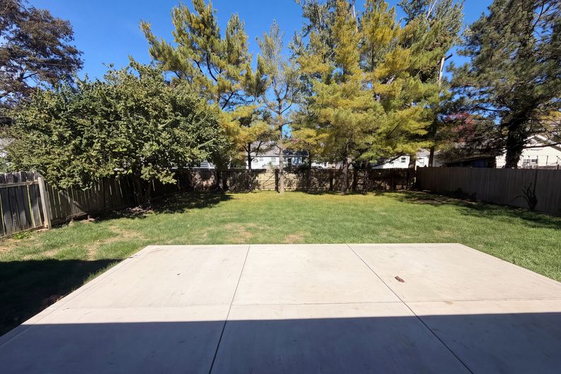Photo 5 of 16 of 2590 Swansea Rd, Columbus, OH
