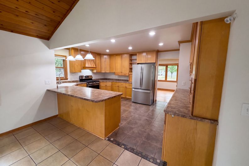 Photo 8 of 36 of 6280 6th St NE, Fridley, MN