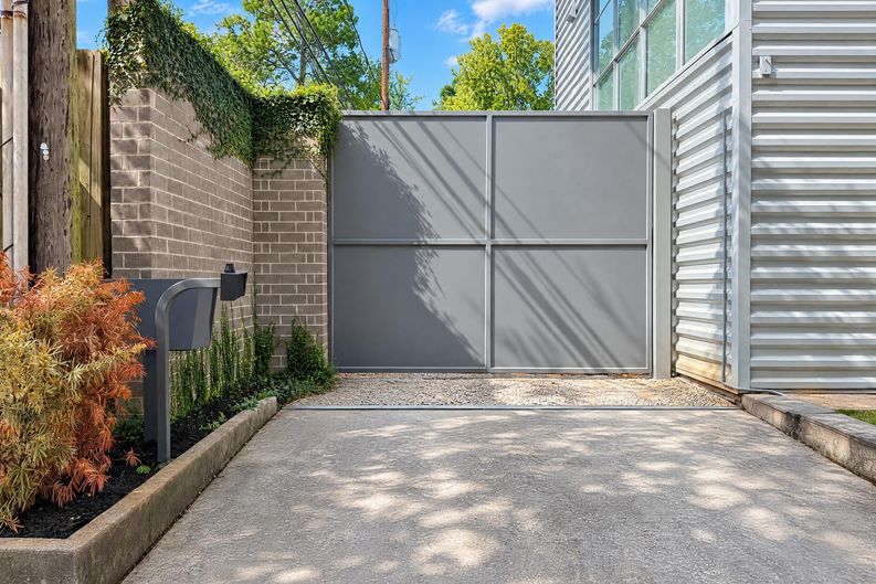 Photo 39 of 43 of 4710 Yoakum Blvd, Houston, TX