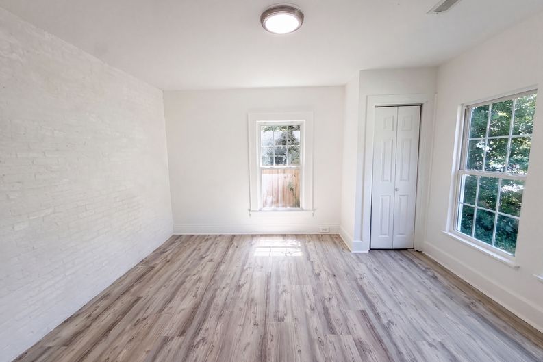 Photo 4 of 16 of 510 N Maple St, Durham, NC
