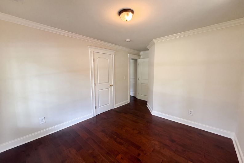 Photo 13 of 20 of 829 W 2nd North St, Summerville, SC