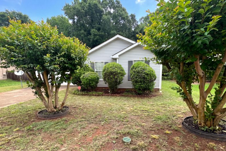 Photo 15 of 19 of 3167 River Oak Rd, Decatur, GA