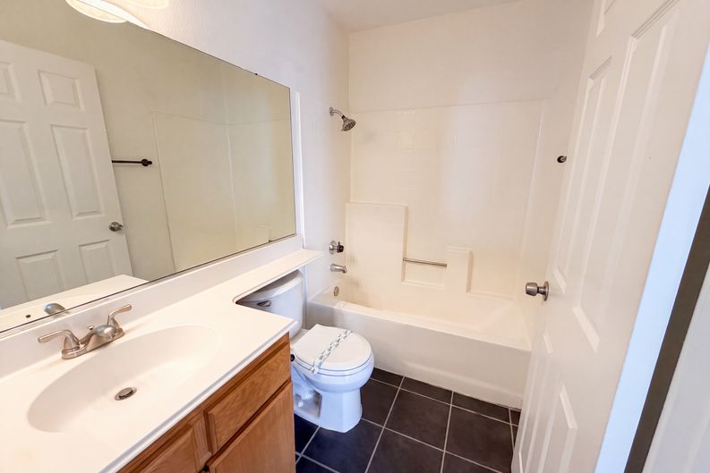 Photo 8 of 19 of 13154 Oberlin Ave, Victorville, CA