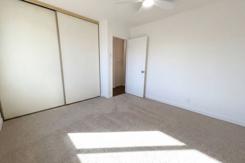Photo 16 of 25 of 6478 Creston Ave, Las Vegas, NV