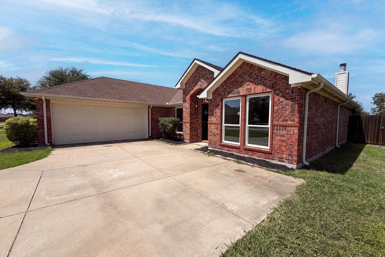 Photo 20 of 21 of 324 Cascade Dr, Red Oak, TX