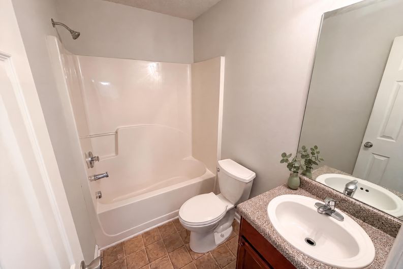 Photo 13 of 20 of 7553 Rutgers Cir, Fairburn, GA