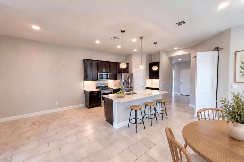 Photo 14 of 18 of 306 Duroc Dr, Hutto, TX