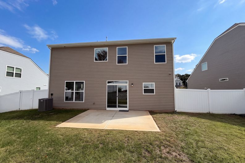 Photo 5 of 34 of 2455 Judson Dr, Gastonia, NC